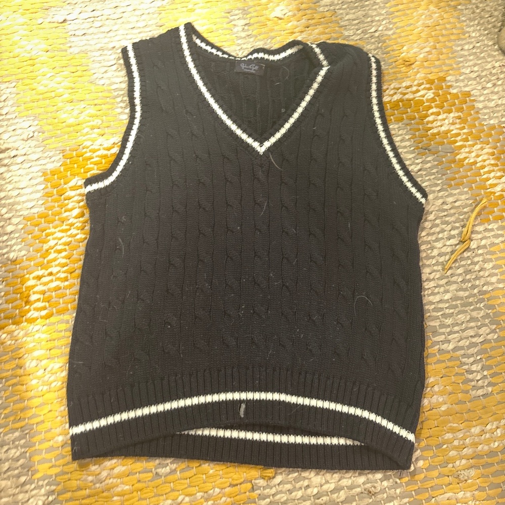 Brandy Melville sweater vest